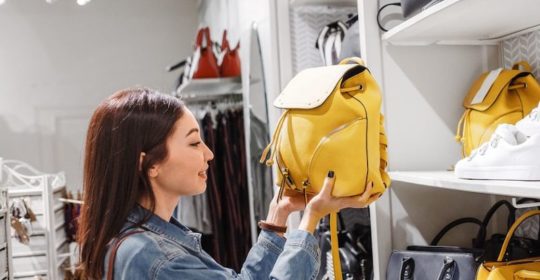 Bolso o motxilla? Què és millor per la meva esquena?