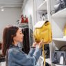 Bolso o motxilla? Què és millor per la meva esquena?
